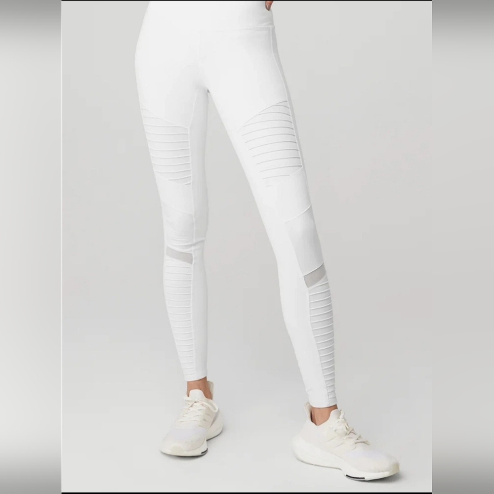 ALO Yoga White Textured Leggings Size M